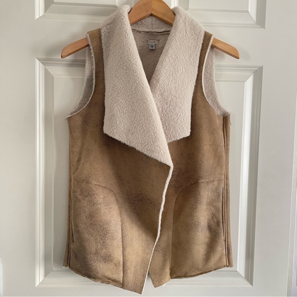 Ecote Jackets & Blazers - Ecote Urban Outfitters Brown and Cream Faux Shearling Vest